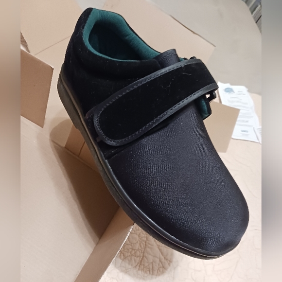 Gentle Step Extra Wide Shoes - Picture 5 of 7